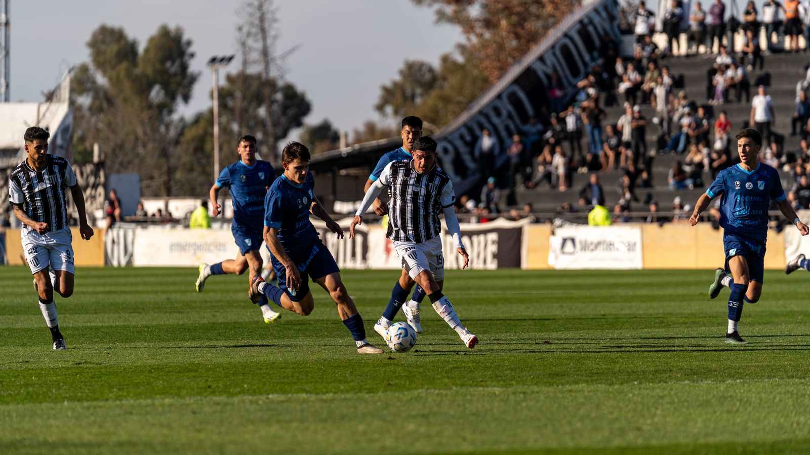 Un partido de fútbol en Buenos Aires